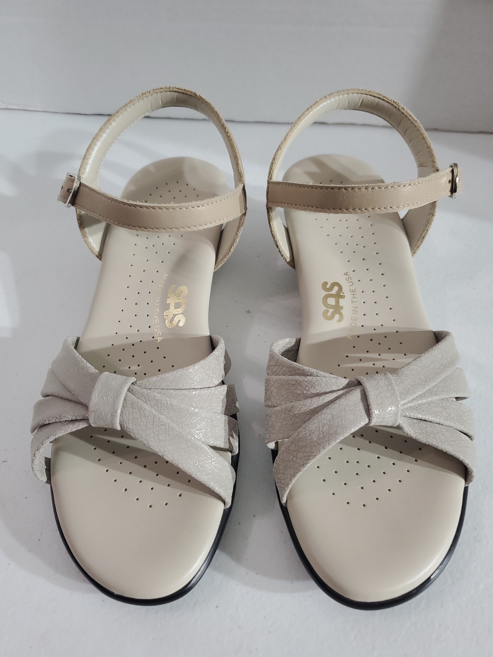 SAS Women's 7M Light Ivory Knot-Front Buckle Sling Back Sandals